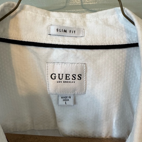 Men’s Guess Button Up - Picture 2 of 2